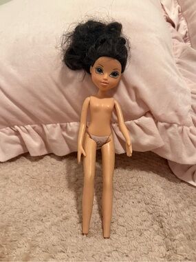 Moxie Fashion Doll — Black Hair, Nude Body